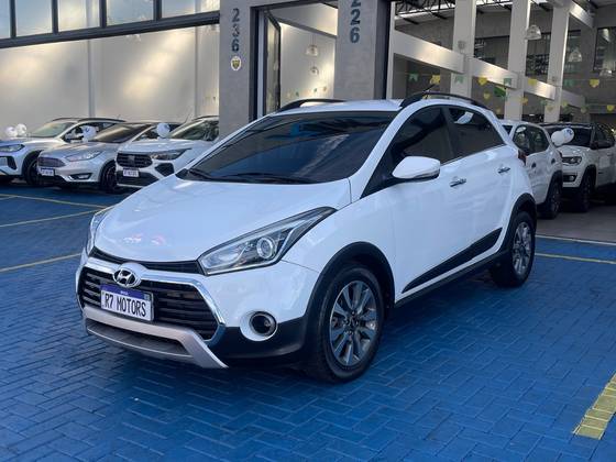 HYUNDAI HB20X 1.6 16V PREMIUM FLEX 4P AUTOMÁTICO HYUNDAI HB20X 1.6 16V PREMIUM FLEX 4P AUTOMÁTICO